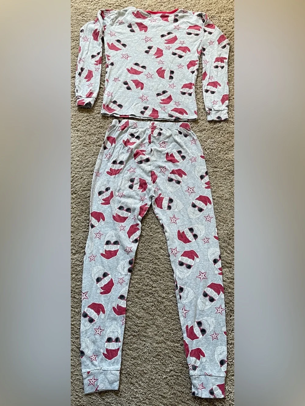 The Children’s Place glow in the dark Santa face 2 piece pajama set, 16